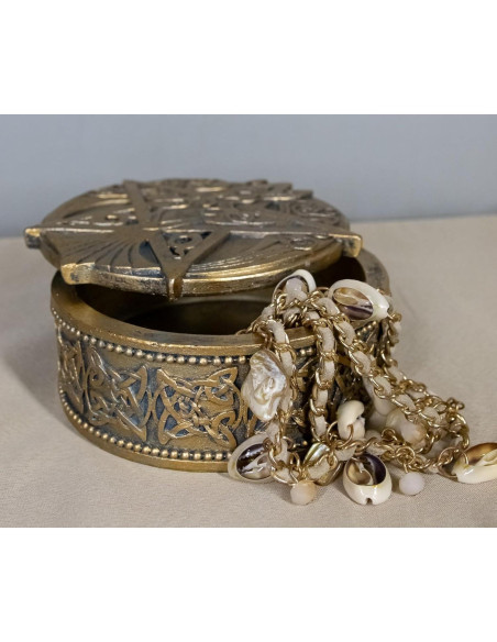 Caja Decorativa Redonda Ebros Gift Cuervo Celta 12.7 cm