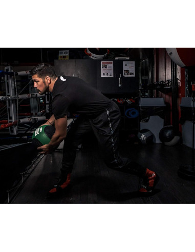 Balón Medicinal de Goma Title Boxing 6.80 kg Verde/Negro