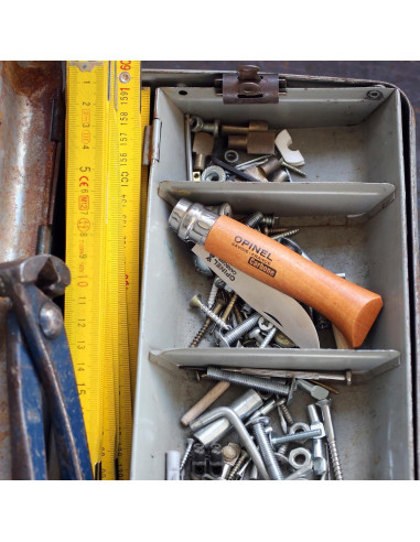 Cuchillo de bolsillo OPINEL No.7 de acero al carbono y madera