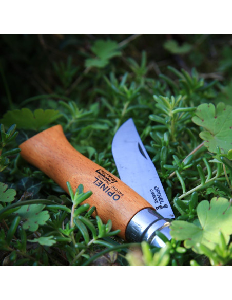 Cuchillo de bolsillo OPINEL No.7 de acero al carbono y madera