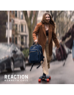 Mochila Kenneth Cole Reaction Chelsea Chevron 15" Negra 2