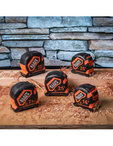 Cinta Métrica Klein Tools 7.5 m Doble Gancho Resistente