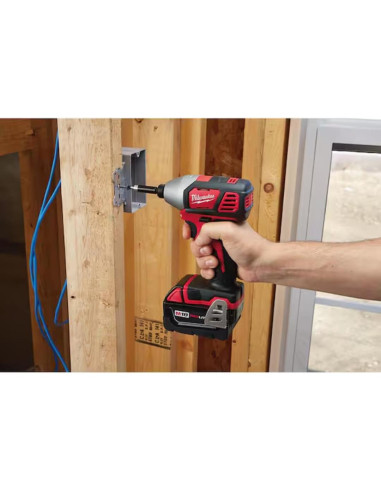 Kit Inalámbrico Milwaukee M18 7 Herramientas 18V con Baterías