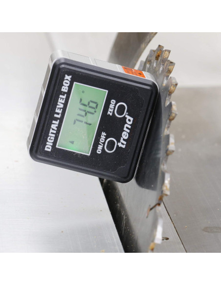Caja de Nivel Digital Trend DLB con Base Magnética y LCD