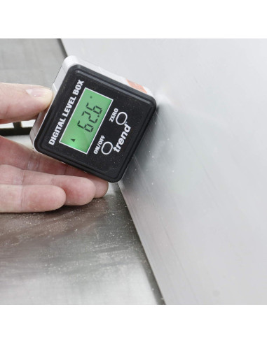 Caja de Nivel Digital Trend DLB con Base Magnética y LCD