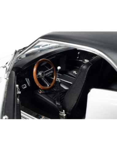 Modelo Diecast 1:18 Chevrolet Camaro SS 1967 Blanco