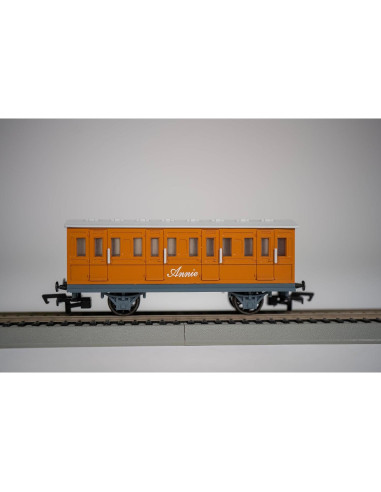 Coche Annie Thomas & Friends Bachmann Escala HO
