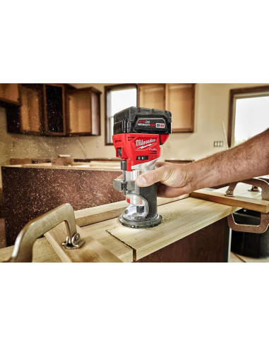 Router Compacto Inalámbrico Milwaukee M18 FUEL 18V 5Ah
