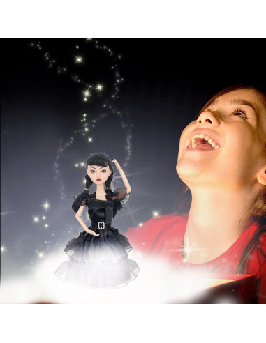 Muñeca Addams 29.21 cm con vestido negro y tacones altos