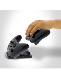 Kit de Accesorios para Xbox Series XS dreamGEAR - Auriculares 50mm, Cargador Doble, 2 Baterías 2