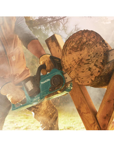 Motosierra sin escobillas Makita XCU04CM 16" 36V con 2 baterías