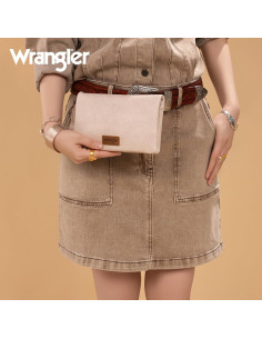 Billetera Bifold Wrangler Mujer con Bloqueo RFID Estampado Vacuno 2