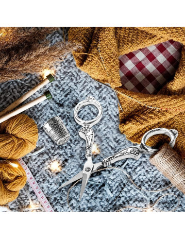 Kit de Costura Hicello con Tijeras, Dedal y Hilo - Vintage