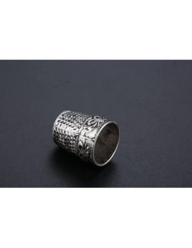 Kit de Costura Hicello con Tijeras, Dedal y Hilo - Vintage