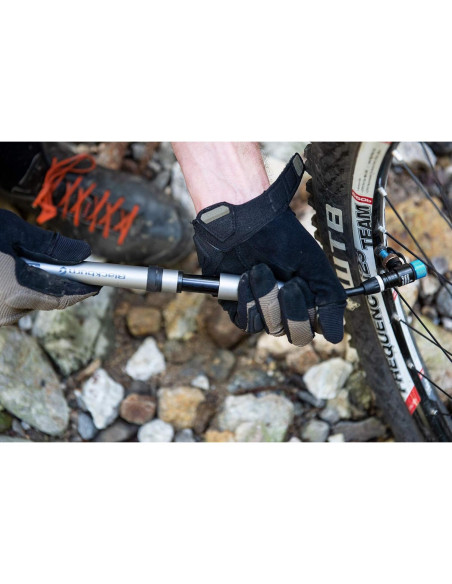 Mini bomba de aire Blackburn Core CO2Fer para bicicleta