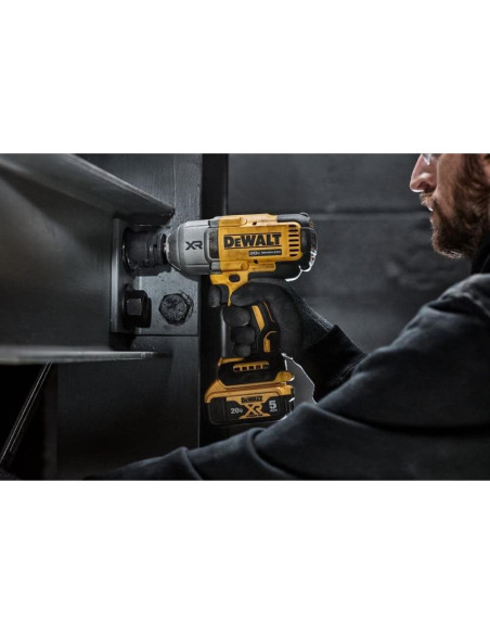 Llave de Impacto Inalámbrica DEWALT 20V MAX DCF900P1