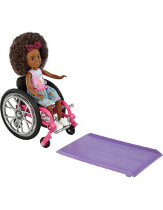 Muñeca Barbie Chelsea con Silla de Ruedas y Accesorios 2
