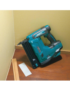 Clavadora de Brad Makita XNB01Z 18V Inalámbrica 2" 2