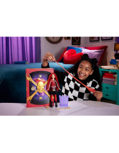 Muñeca Rojo Hija de la Reina de Corazones Mattel + Libro Hechicero 2