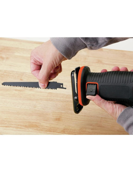 Sierra Recíproca Inalámbrica BLACK+DECKER 20V Kit 2,04 kg