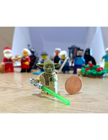 LEGO Star Wars Minifigura Yoda con Sable Verde 75360