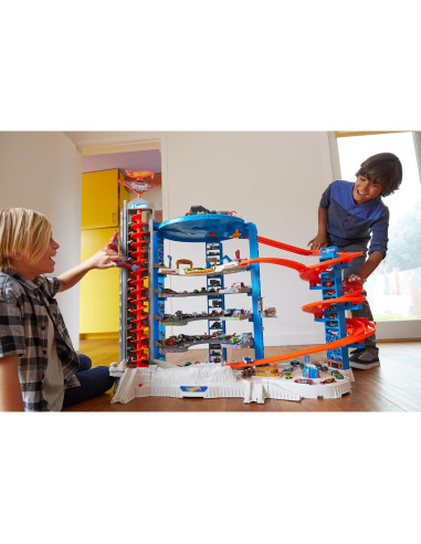 Garaje Super Ultimate Hot Wheels con 4 Autos y Elevador